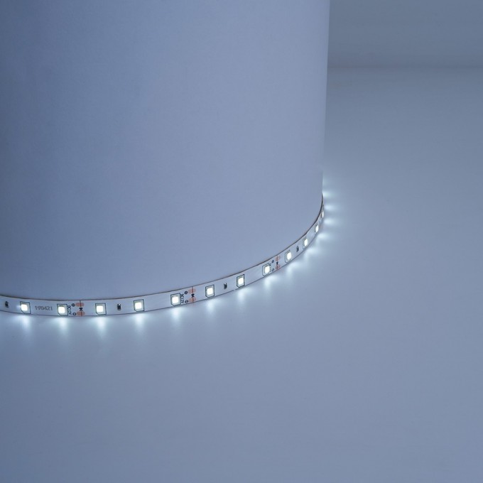 Cветодиодная LED лента FERON LS604, 60SMD(2835)/м 4.8Вт/м 5м 27638 Cветодиодная LED лента FERON LS604, 60SMD(2835)/м 4.8Вт/м 5м 27638